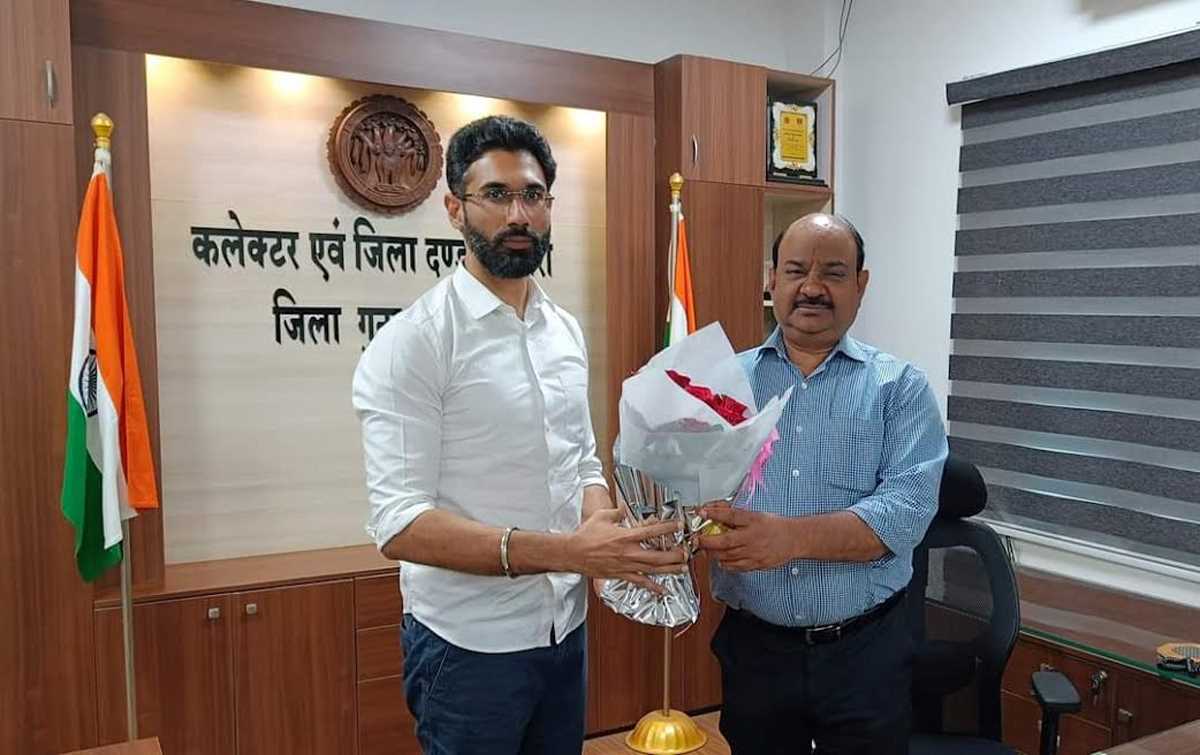 नवागत कलेक्टर सतेन्द्र सिंह ने कार्यभार ग्रहण किया, जिला अधिकारियों ने किया स्वागत